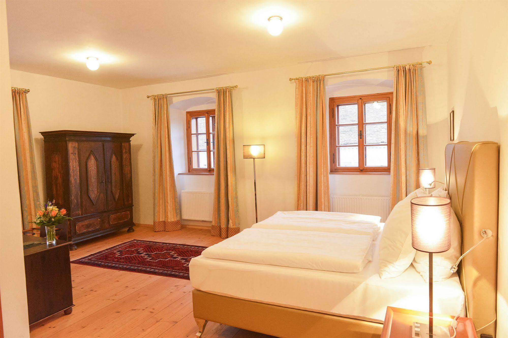 Schlosshotel Mailberg Buitenkant foto